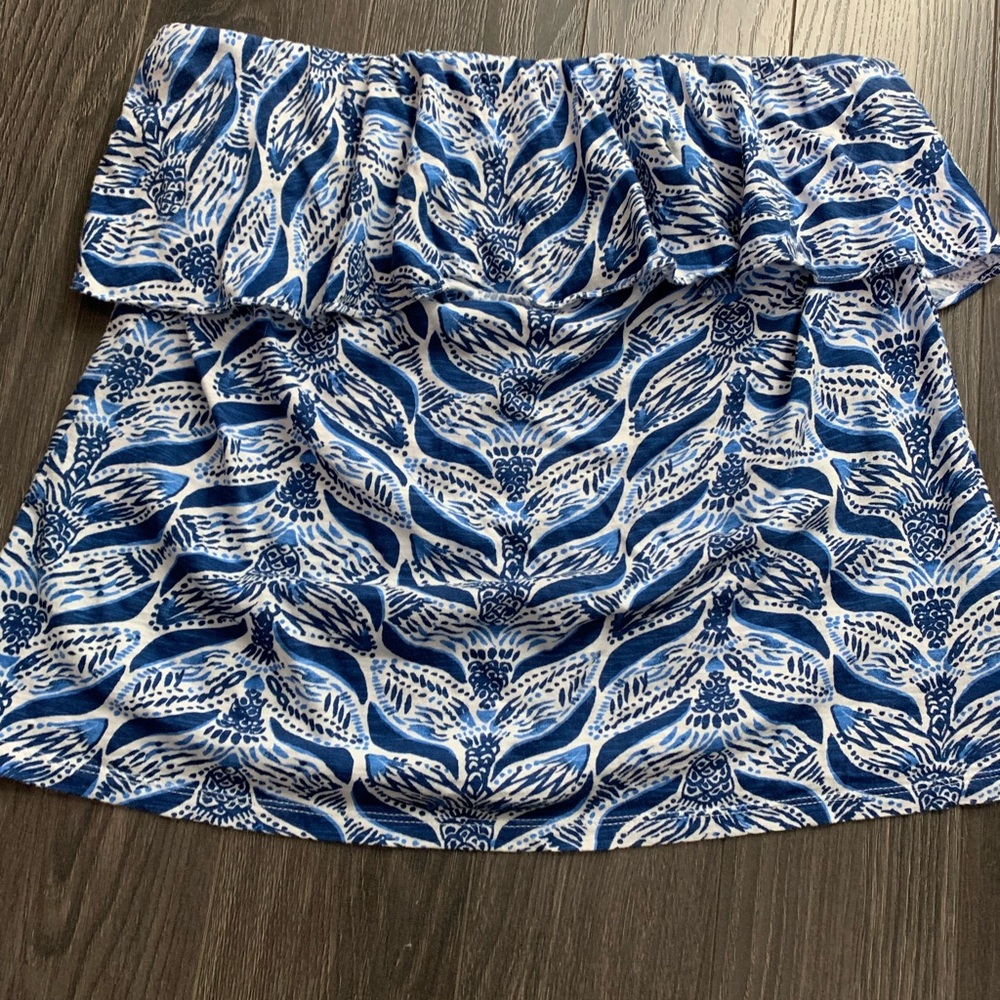 Lilly Pulitzer blue detailed cropped tube top.